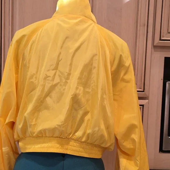 NWOT Forever 21 Yellow Cropped Windbreaker - SZ L - Picture 5 of 7